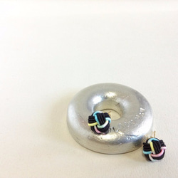 水引“Mizuhiki”製作　夜晚的彩虹　球形耳環　雙色　彩虹色　bi-color 第2張的照片