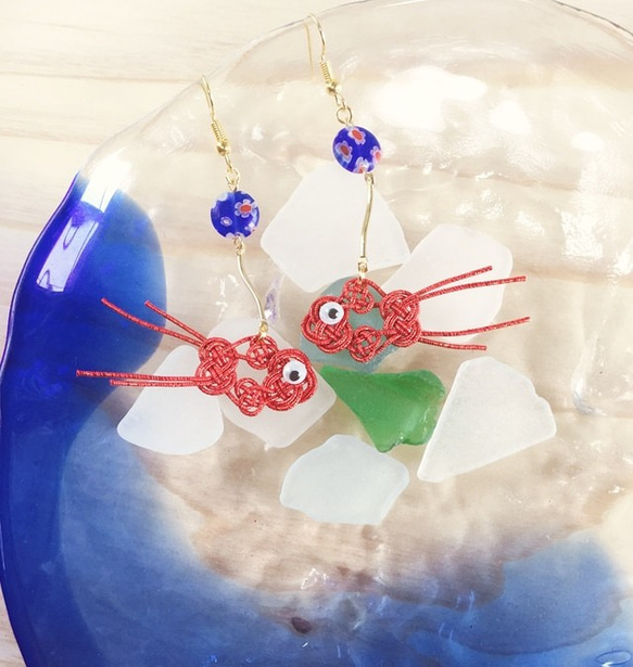 【ゆらゆら金魚】水引　ピアス　赤ラメ　夏祭りに　ミルフィオリ　チャイナ 3枚目の画像