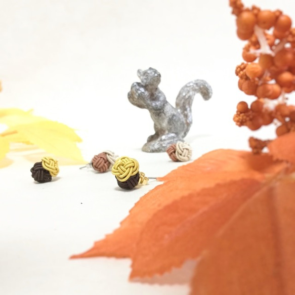 【どんぐり】水引　ピアス　ミルクティ色　和風　大人可愛い　秋　木の実 5枚目の画像