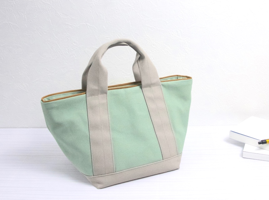 配色 スクエア ミニ・トートバッグ ベージュミックス × アーモンドグリーン