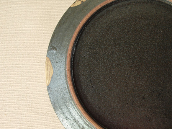 B　イエロードット　黒　陶器　　24.5ｃｍ　大皿　フラット 7枚目の画像