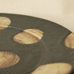 C　イエロードット　黒　陶器　　24.5ｃｍ　大皿　フラット 4枚目の画像