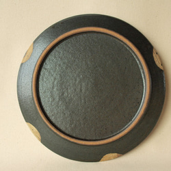 C　イエロードット　黒　陶器　　24.5ｃｍ　大皿　フラット 8枚目の画像
