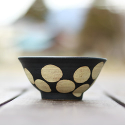 お茶碗　黒　イエロードット　陶器　黄色　水玉 1枚目の画像