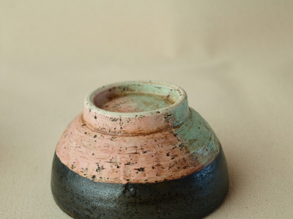 【kuro小鉢　2　】　黒　ピンク　グリーン　小鉢　陶器　10ｃｍ　3.5寸 5枚目の画像