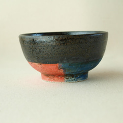 【kuro小鉢　8　】　黒　赤　青　小鉢　陶器　10ｃｍ　3.5寸 3枚目の画像