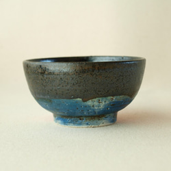 【kuro小鉢　8　】　黒　赤　青　小鉢　陶器　10ｃｍ　3.5寸 4枚目の画像