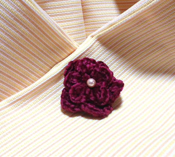 毛糸のお花のブローチ 4枚目の画像
