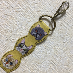 猫の刺繍入りキーリング３cat”A 1枚目の画像