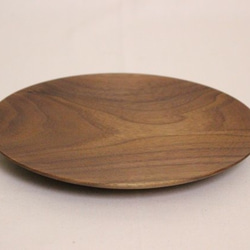 ウォールナットのお皿（φ２１０）：パン皿 3枚目の画像