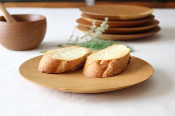 山桜のお皿：φ２１０：パン皿 1枚目の画像
