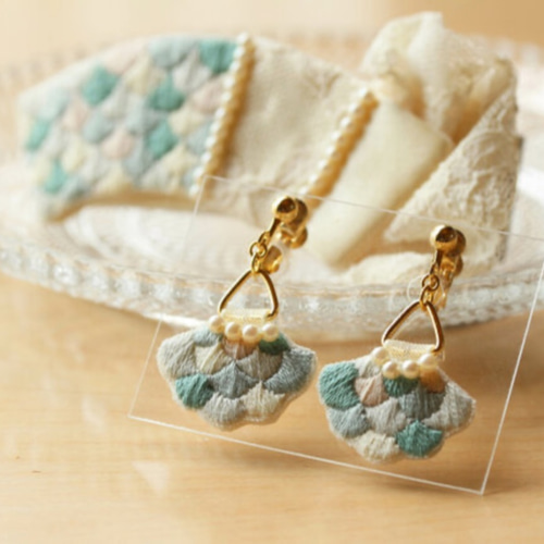 人魚姫の刺繍イヤリング＆ピアス イヤリング・ノンホールピアス monaka