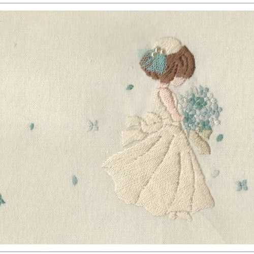 刺繍画　花を持った少女 無料刺繍図案］手刺繍の花束｜［Free embroidery pattern