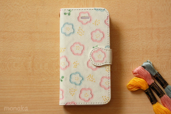 手刺繍柄プリント 手帳型iPhoneケース／花柄 1枚目の画像