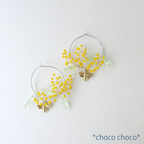 ミモザとミツバチのピアス ピアス（フープ） *choco choco* 通販