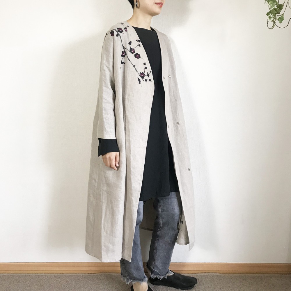 リネン・羽織り ベージュ ＜墨梅＞ コート akkaの手描き服 通販