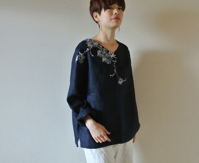 リネン・長袖ブラウス　紺　＜海中植物＞