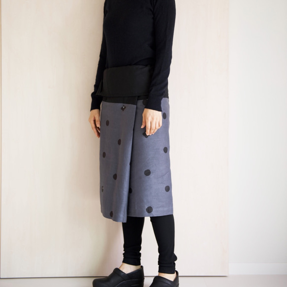 リネン・サロンスカート　ドットに椿 2枚目の画像