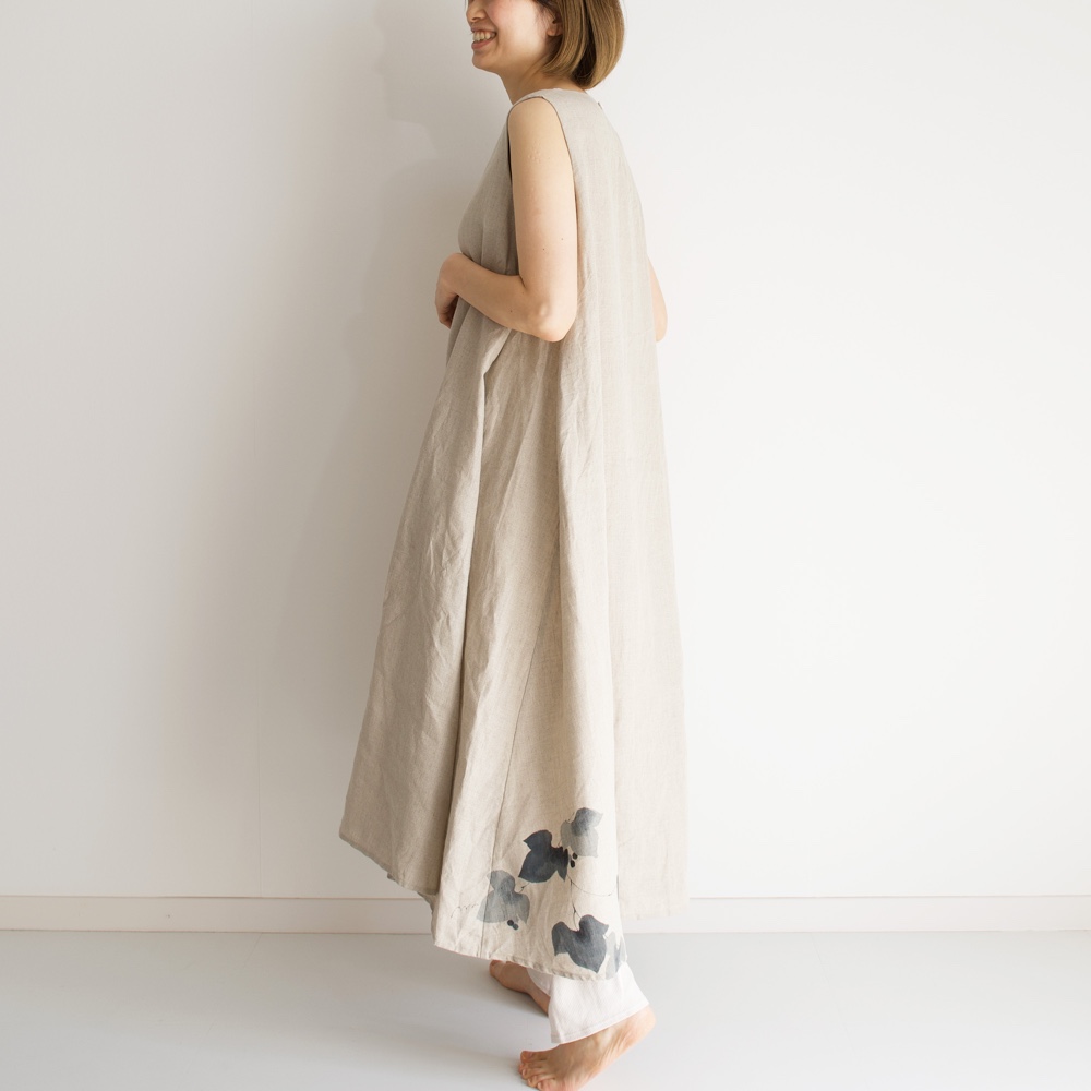 手描き葡萄柄 たっぷりリネンロングワンピース ベージュ ワンピース