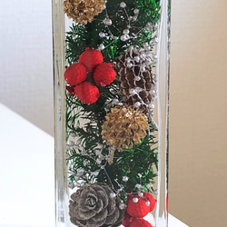 【Mサイズ】クリスマスハーバリウム（四角柱ボトル） 3枚目の画像