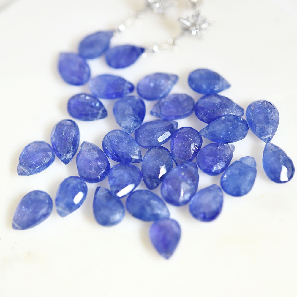 人生を良い方向へと導く石 タンザナイト＆雪の結晶のピアス イヤリング 12月誕生石