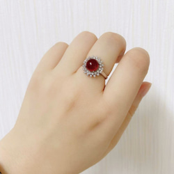 絆 子宝 情熱 恋愛成就を象徴する石 レッドアゲートとジルコニアのフラワー指輪 リング 1月誕生石 10枚目の画像