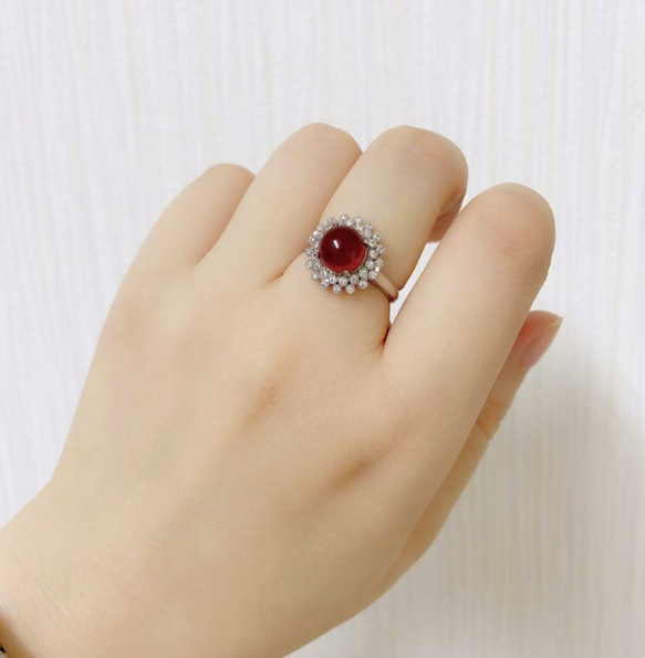 絆 子宝 情熱 恋愛成就を象徴する石 レッドアゲートとジルコニアのフラワー指輪 リング 1月誕生石 10枚目の画像