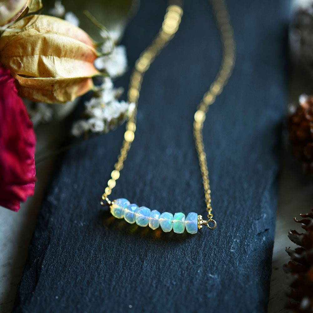 宝石質 ボタンカット オパール ラッキー7 ネックレス 10月誕生石