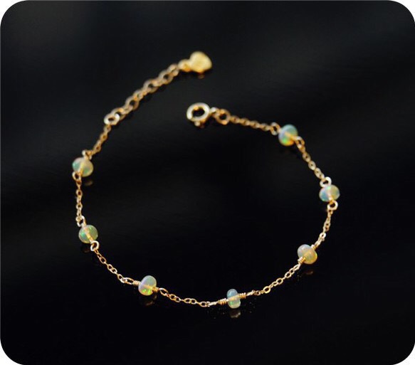 幸せと希望を象徴する神の石 エチオピア産 ラッキー7  オパールのブレスレット 10月誕生石