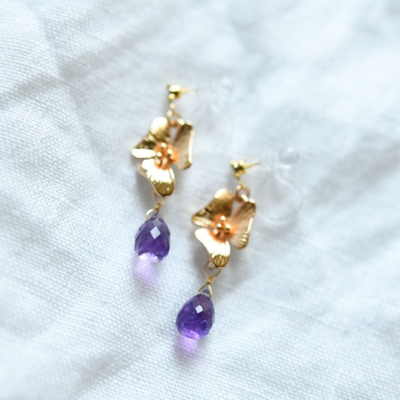 愛の守護石 アメジストのフラワーノンホールピアス　2月誕生石 2枚目の画像