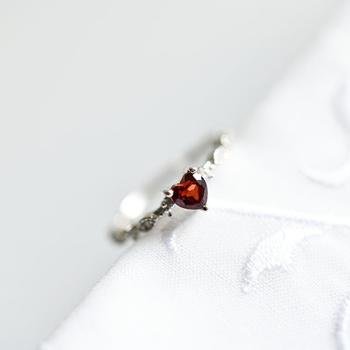 可愛いハートのペリドットリング 14K 約12号〜13号 誕生石ジュエリー 可愛いハートのペリドットリング 14K 約12号〜13号 誕生石ジュエリー