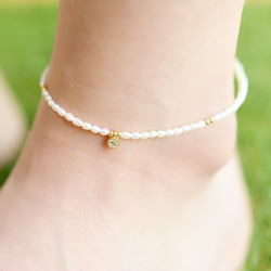 健康・富・長寿・純潔を象徴する ミニ淡水パールのアンクレット　Bタイプ 2枚目の画像