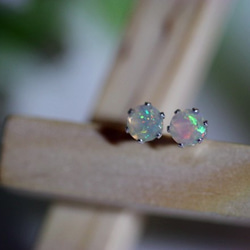 願いが叶う エチオピア産 ウォーターオパール スタッドピアス スタッド