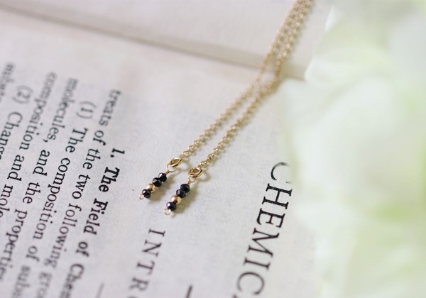 14KGF「永遠不変」天然ブラックダイヤモンドのアメリカンピアス 4月誕生石