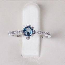 倫敦藍托帕石或月光石戒指 小指戒指 可疊戴 ~ 十一月生日石 第4張的照片
