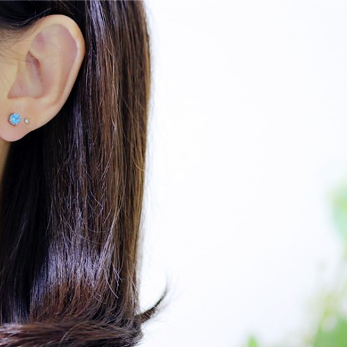 ベビースイスブルートパーズ 1粒ピアス ベビースイスブルートパーズ 1粒ピアス