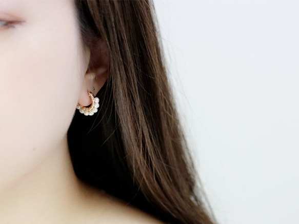 (白色)帶來幸福的珍珠圈耳環 耳環可換六月生日石 第4張的照片