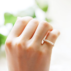 ベビーパール チェーンリング ファランジリング ピンキーリング　6月誕生石 2枚目の画像