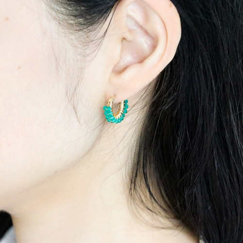 グリーンカラーオパール2連フープピアス/イヤリング