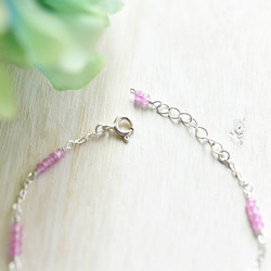 粉紅色藍寶石手鍊，可提升魅力、勝運、幸運等。九月生日石 銀版 第3張的照片