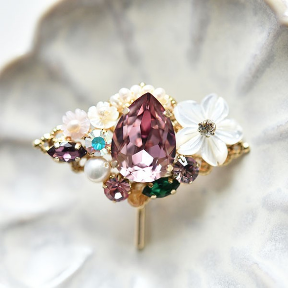セール中！SWAROVSKI 花 クリスタル ポニーフック マルチカラー 髪飾り SWAROVSKI - ぷっくりお花の刺繍ブローチ or ポニーフック