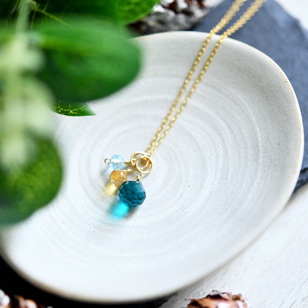 すべてを浄化し、幸運を招く万能な石 グリーンクォーツ シトリン スカイブルートパーズのネックレス 4,640円