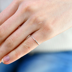 Universal Existence 銀質錘擊戒指 Pinky Ring Phalange Ring 戒指 可疊戴 第5張的照片