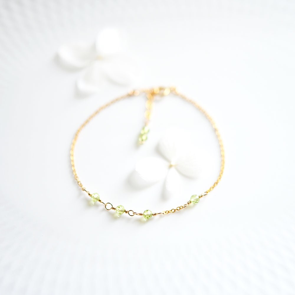 幸せ、夫婦間の愛、平和 ペリドットのブレスレット　8月誕生石 重ね付けにも～