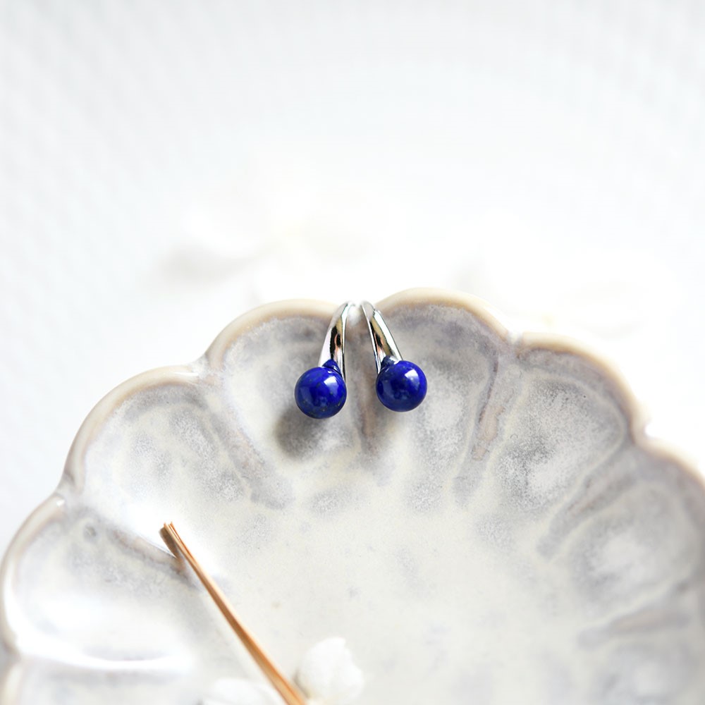 ハイヒール ラピスラズリのシルバーピアス　12月誕生石