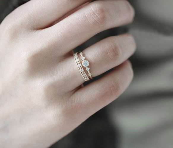 鏤空蕾絲戒指，小指戒指，指骨戒指，可疊戴，銀色 第8張的照片