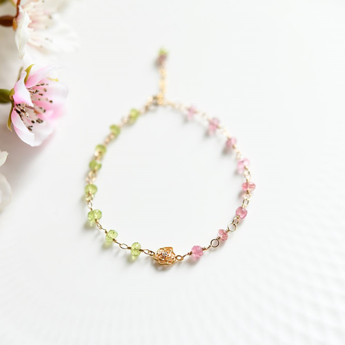 太陽の石ペリドットと愛を育む力のピンクトルマリン 桜のブレスレット