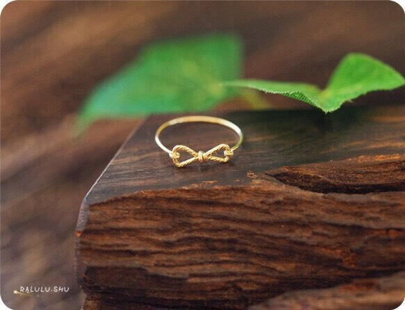 14KGF リング ピンキーリング ファランジリング 重ね付けにも！リボン