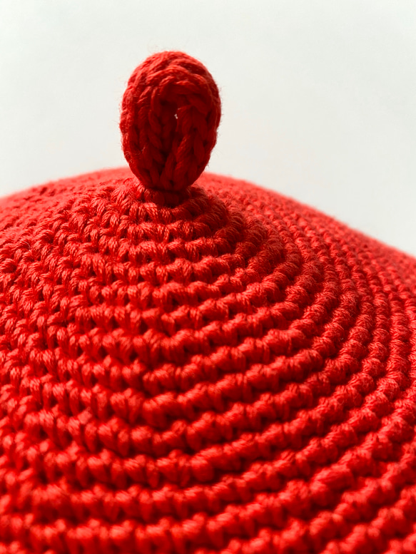 赤いベレー帽 2枚目の画像
