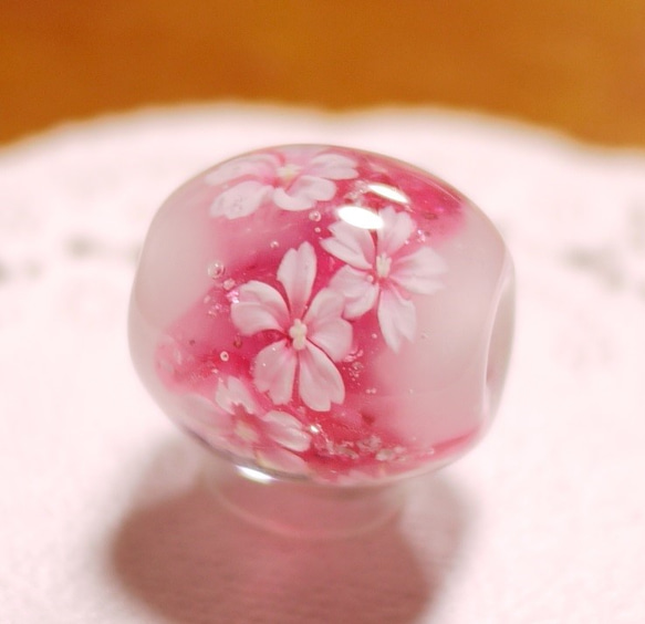 とんぼ玉　桜 3枚目の画像